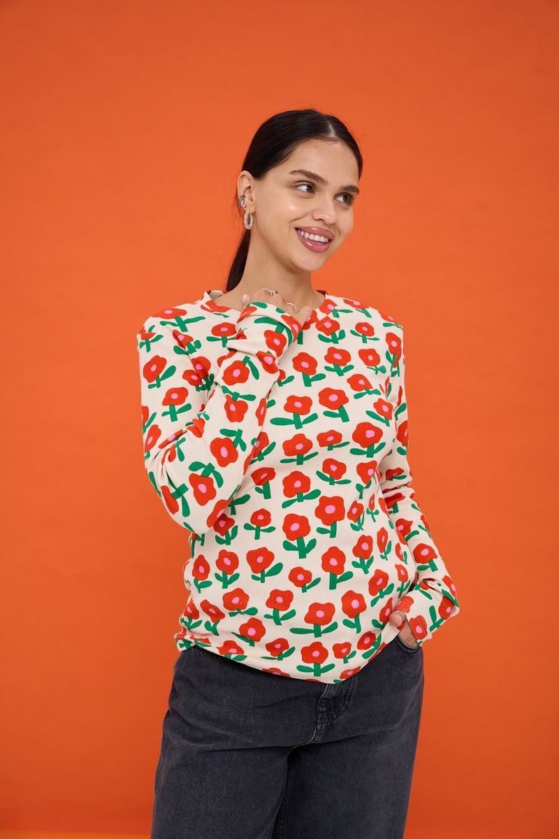 Damski longsleeve w kolorze mlecznym z kwiatowym nadrukiem