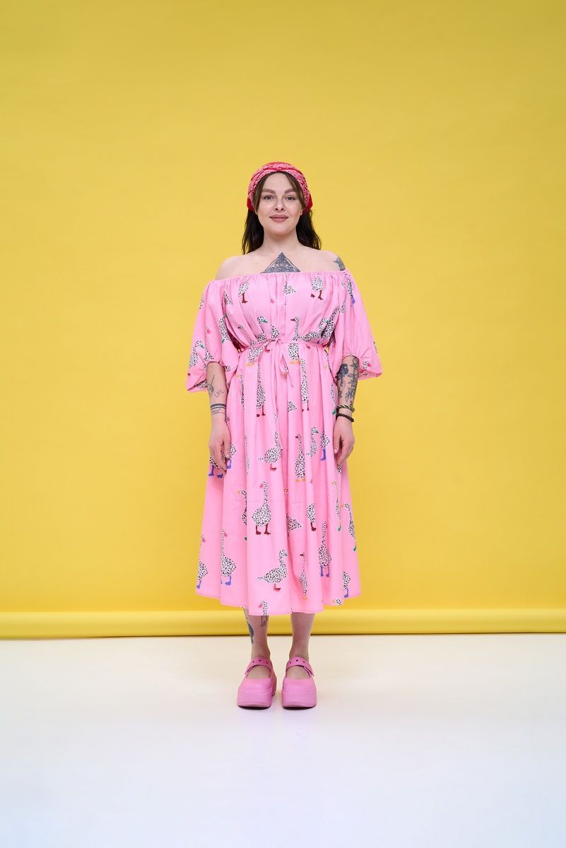 Cotton midi dress in pink with "Geese" print